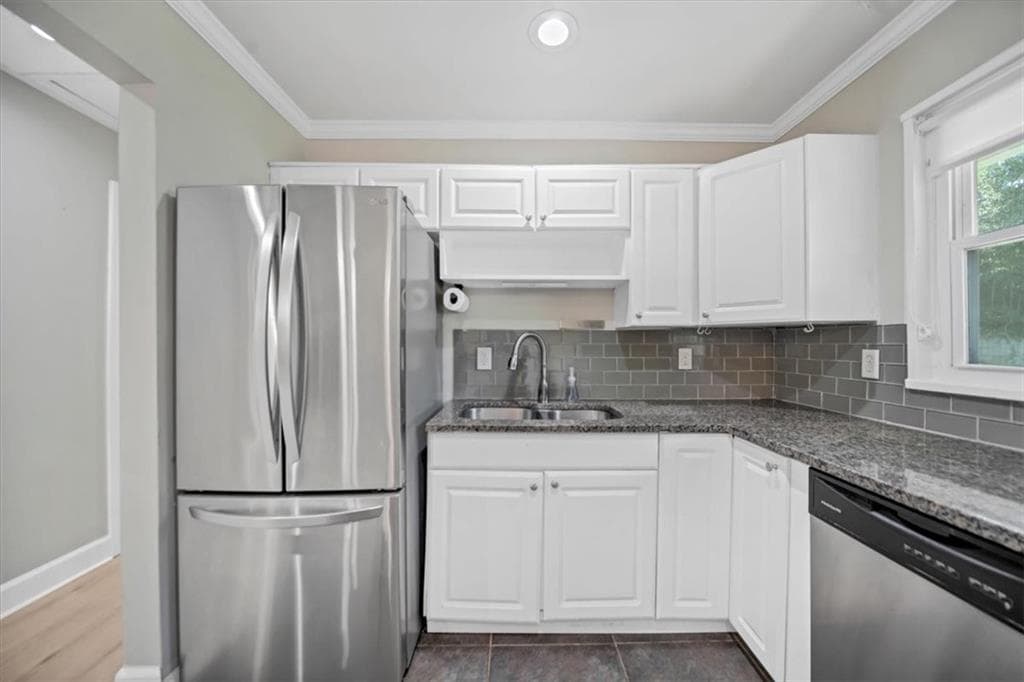 3 bedroom, 1 bathroom, 1,000 sq ft single family residence under contract at 3070 Lindon Lane, Decatur, GA 30033 — photo 9