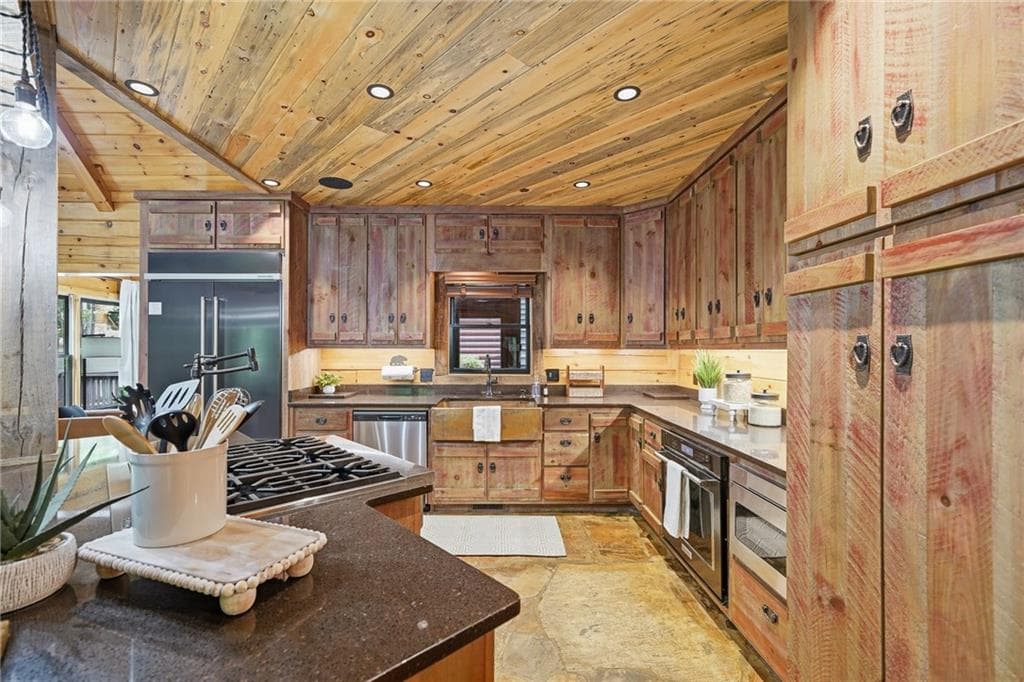 4 bedroom, 4 bathroom, 3,460 sq ft single family residence for sale at 66 Star Creek Court, Morganton, GA 30560 — photo 10