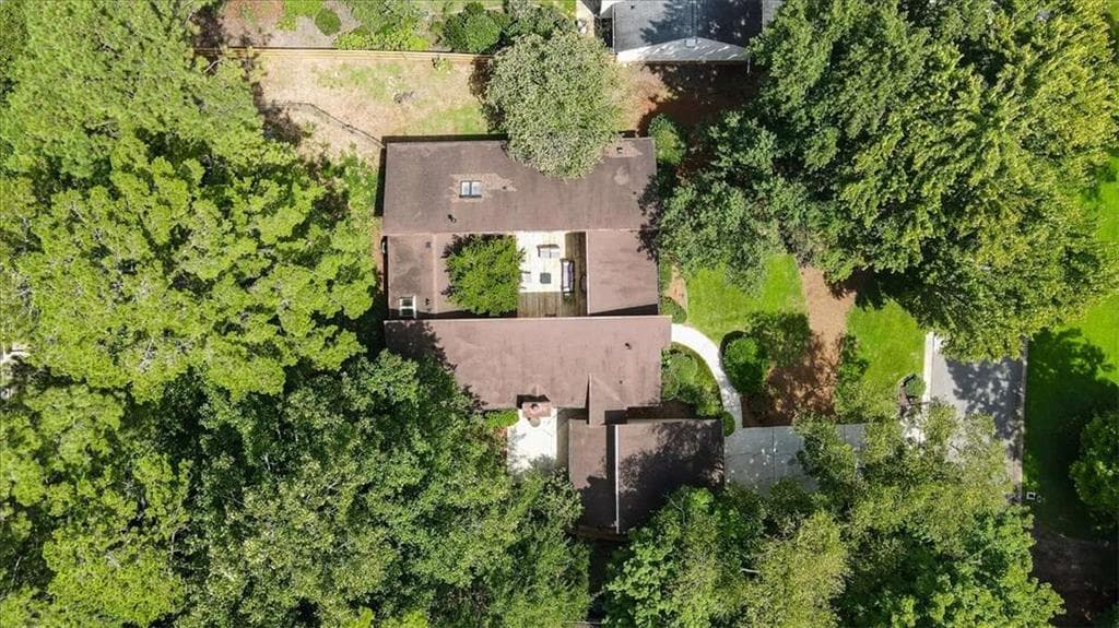 4 bedroom, 2 bathroom, 2,713 sq ft single family residence under contract at 20 Foxridge Court, Marietta, GA 30067 — photo 6