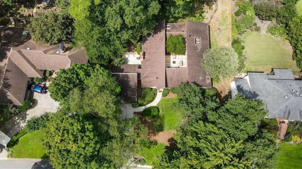 4 bedroom, 2 bathroom, 2,713 sq ft single family residence under contract at 20 Foxridge Court, Marietta, GA 30067 — photo 7