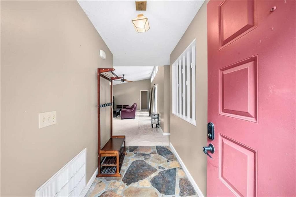 4 bedroom, 2 bathroom, 2,713 sq ft single family residence under contract at 20 Foxridge Court, Marietta, GA 30067 — photo 10