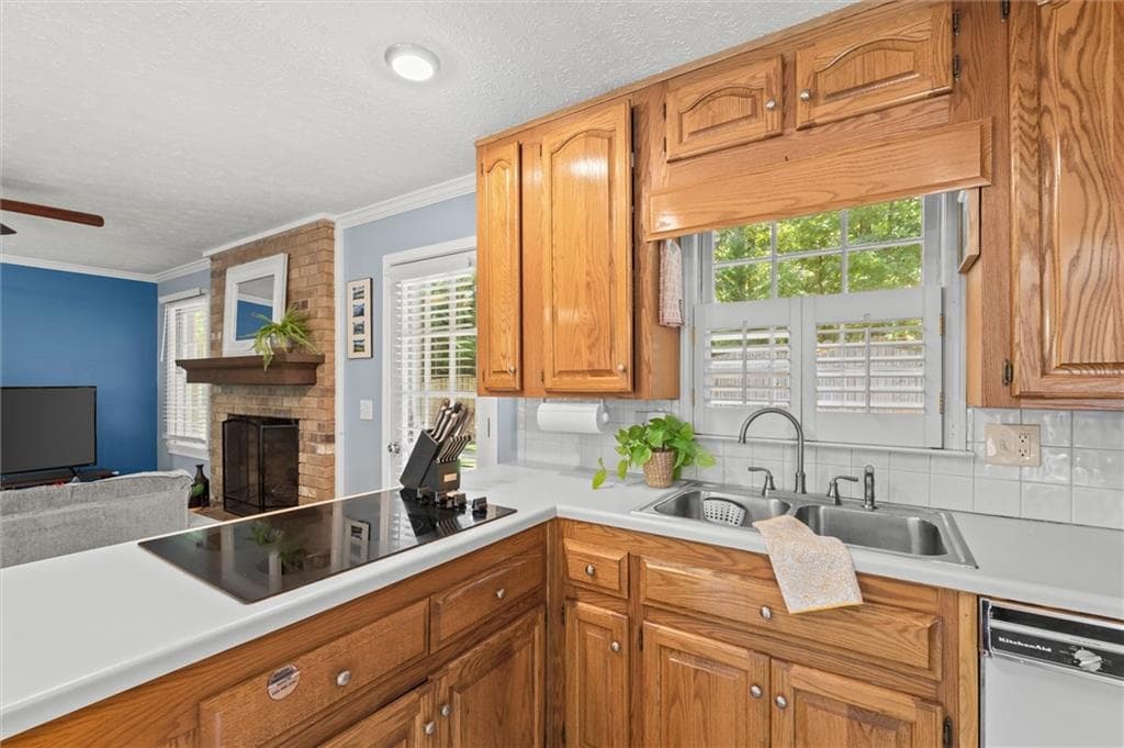 3 bedroom, 2 bathroom, 1,956 sq ft single family residence for sale at 3462 Shaw Road, Marietta, GA 30066 — photo 9