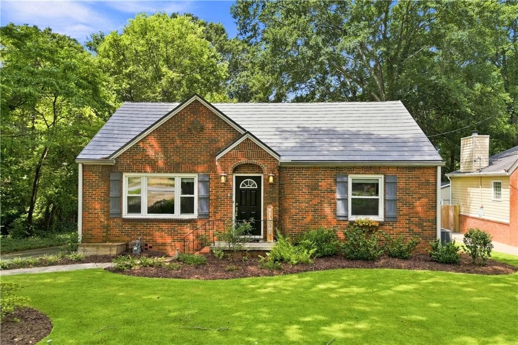 3 bedroom, 1 bathroom, 1,560 sq ft single family residence for sale at 1091 Walker Drive, Decatur, GA 30030 — photo 1 of 36