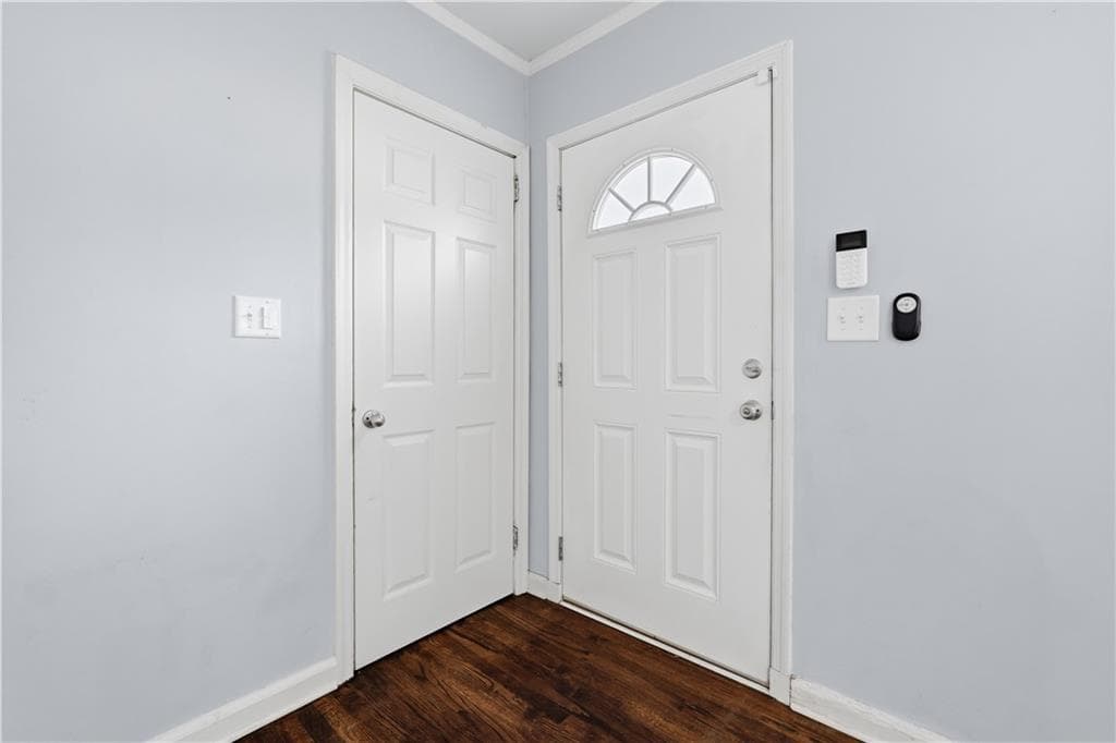 3 bedroom, 1 bathroom, 1,560 sq ft single family residence for sale at 1091 Walker Drive, Decatur, GA 30030 — photo 9