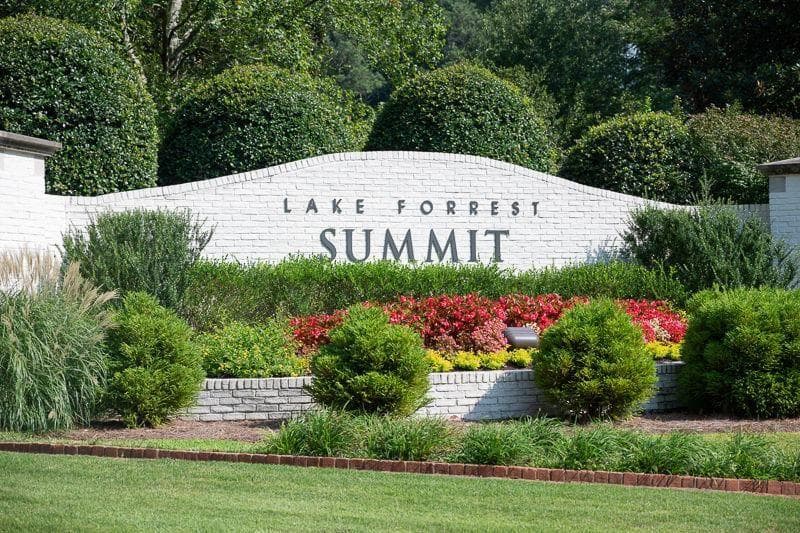6 bedroom, 6 bathroom, 4,902 sq ft single family residence for sale at 260 Lake Summit View, Atlanta, GA 30342 — photo 2