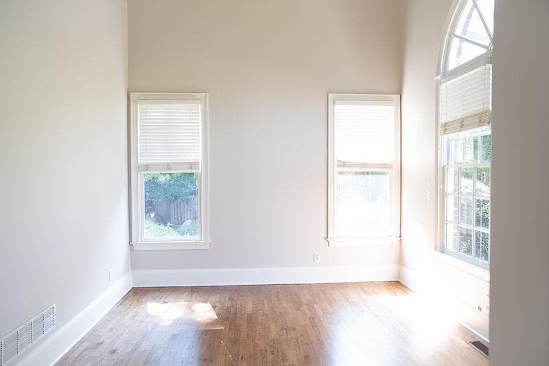 6 bedroom, 6 bathroom, 4,902 sq ft single family residence for sale at 260 Lake Summit View, Atlanta, GA 30342 — photo 7