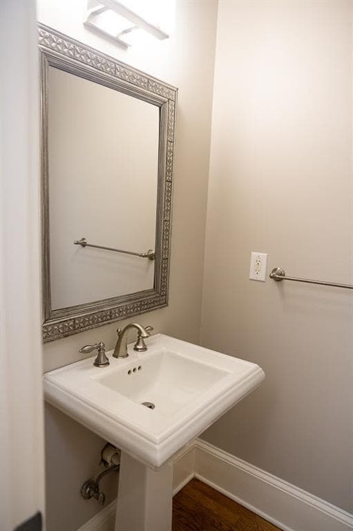 6 bedroom, 6 bathroom, 4,902 sq ft single family residence for sale at 260 Lake Summit View, Atlanta, GA 30342 — photo 10