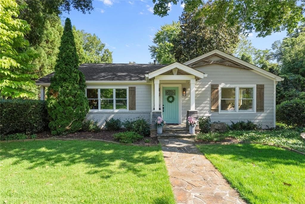 4 bedroom, 3 bathroom, 3,756 sq ft single family residence for sale at 1022 Park Street, Gainesville, GA 30501 — photo 2