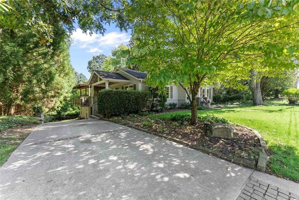4 bedroom, 3 bathroom, 3,756 sq ft single family residence for sale at 1022 Park Street, Gainesville, GA 30501 — photo 3