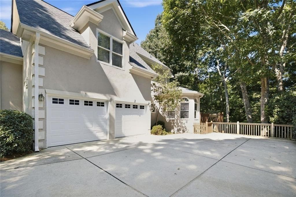 5 bedroom, 5 bathroom, 5,725 sq ft single family residence under contract at 865 Dockbridge Way, Alpharetta, GA 30004 — photo 4