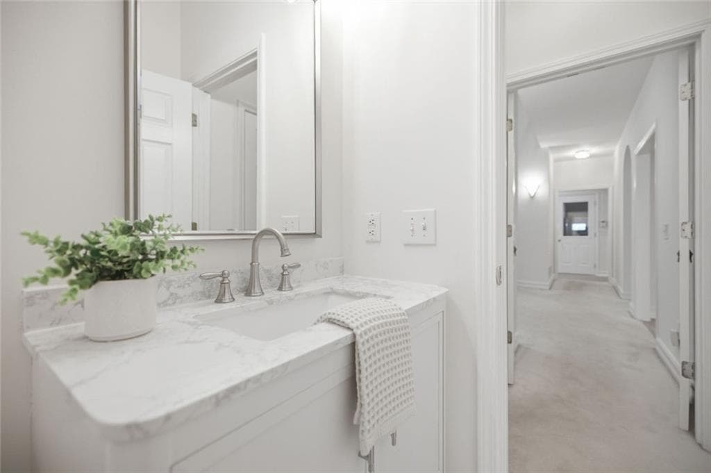 5 bedroom, 5 bathroom, 5,725 sq ft single family residence under contract at 865 Dockbridge Way, Alpharetta, GA 30004 — photo 10