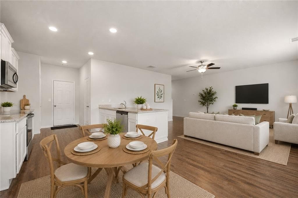 3 bedroom, 3 bathroom, 1,921 sq ft single family residence for sale at 575 Meadows Farm Drive, Monroe, GA 30655 — photo 6