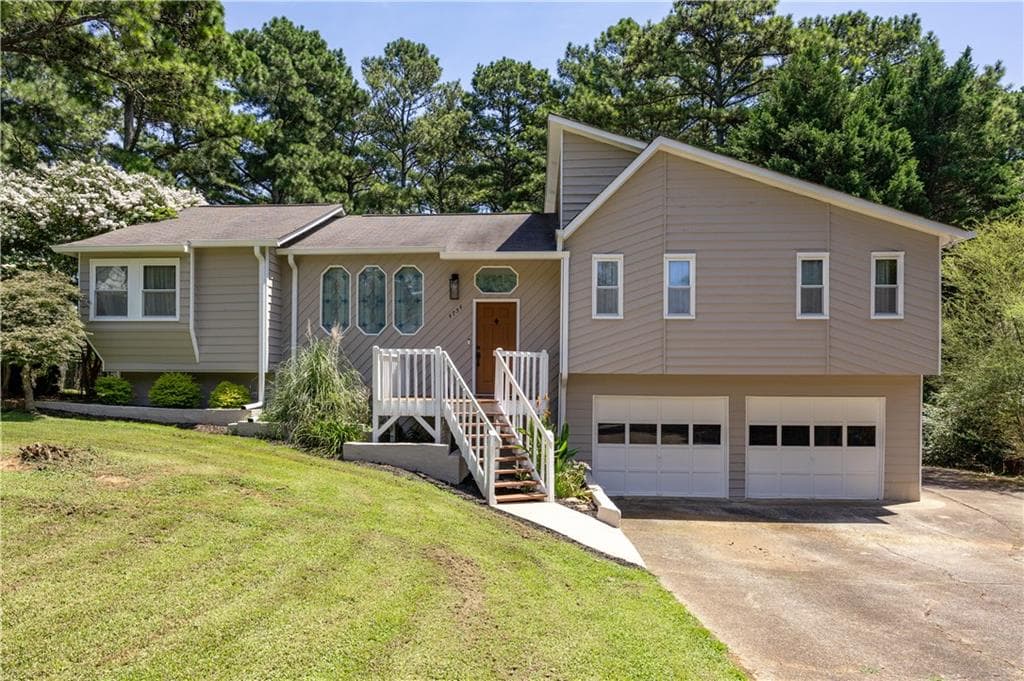 4 bedroom, 3 bathroom, 2,358 sq ft single family residence under contract at 4754 Seaboard Court, Acworth, GA 30102