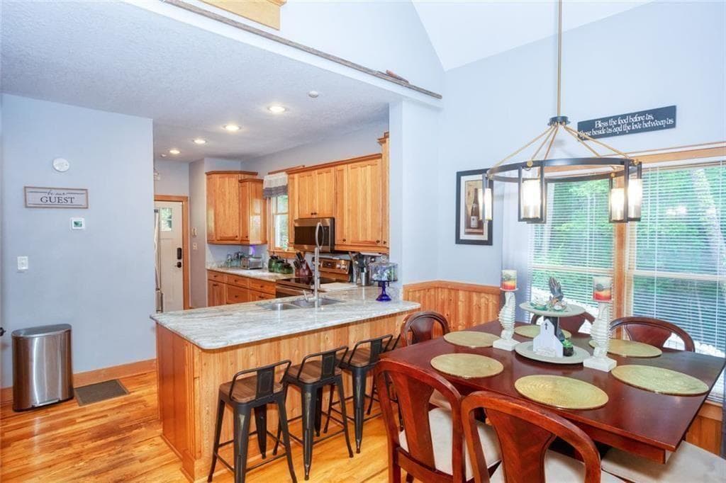 4 bedroom, 3 bathroom, 3,282 sq ft single family residence for sale at 190 Raintree Court, Demorest, GA 30535 — photo 10