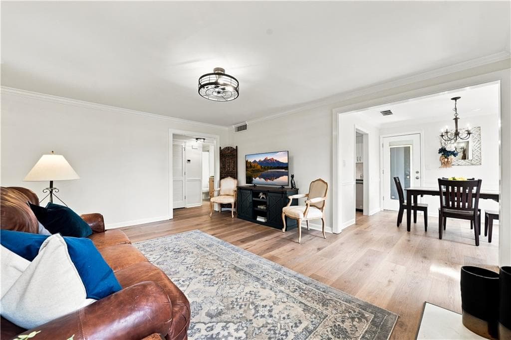 2 bedroom, 2 bathroom, 1,240 sq ft condominium for sale at 1003 Canyon Point Circle, Roswell, GA 30076 — photo 4