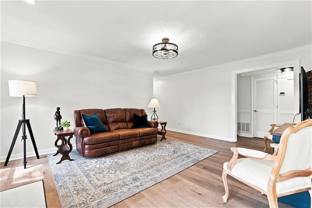 2 bedroom, 2 bathroom, 1,240 sq ft condominium for sale at 1003 Canyon Point Circle, Roswell, GA 30076 — photo 5