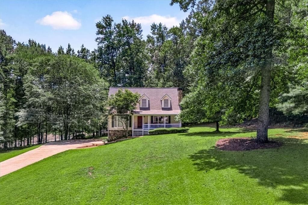 3 bedroom, 2 bathroom, 1,920 sq ft single family residence for sale at 403 Sycamore Drive, Canton, GA 30115 — photo 2