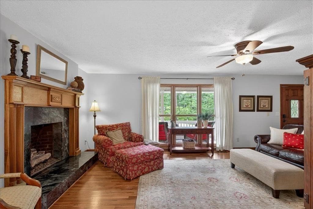 3 bedroom, 2 bathroom, 1,920 sq ft single family residence for sale at 403 Sycamore Drive, Canton, GA 30115 — photo 8