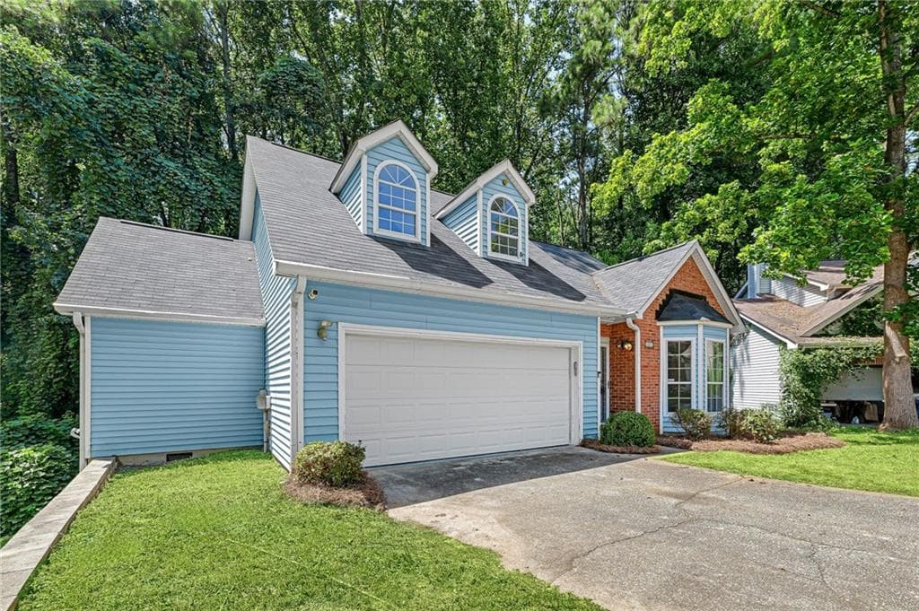 3 bedroom, 2 bathroom, 1,831 sq ft single family residence for sale at 2417 Empire Forest Drive, Tucker, GA 30084 — photo 2
