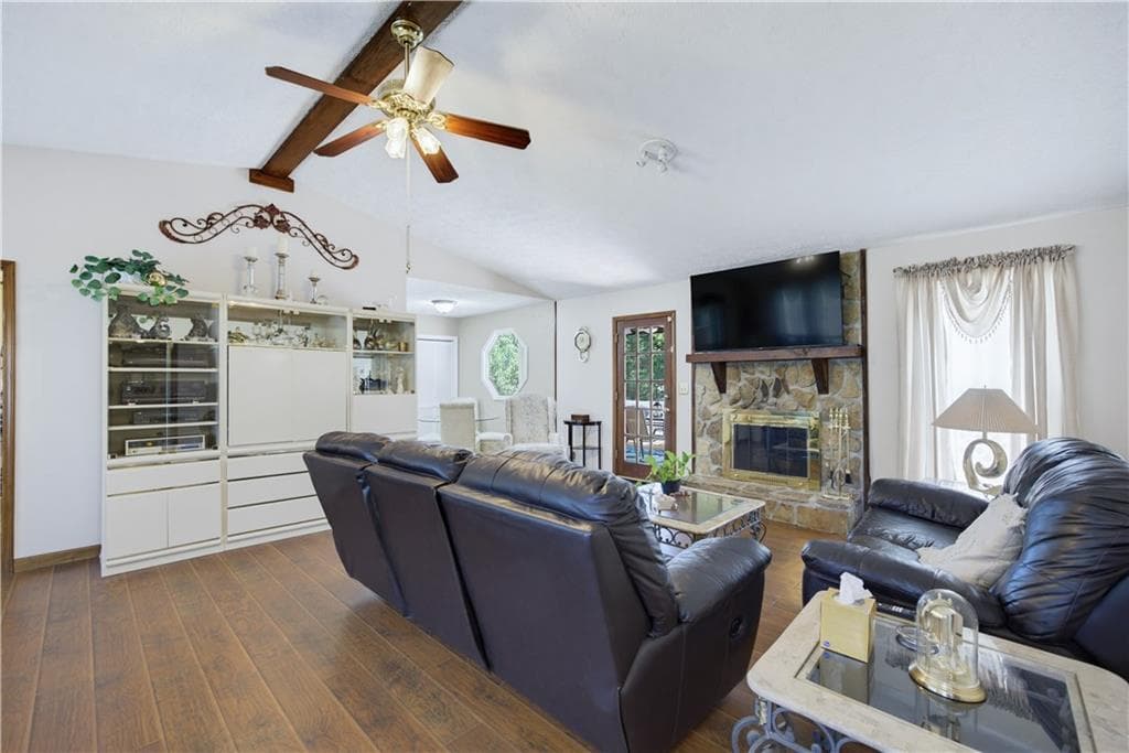 4 bedroom, 3 bathroom, 2,358 sq ft single family residence under contract at 4754 Seaboard Court, Acworth, GA 30102 — photo 4