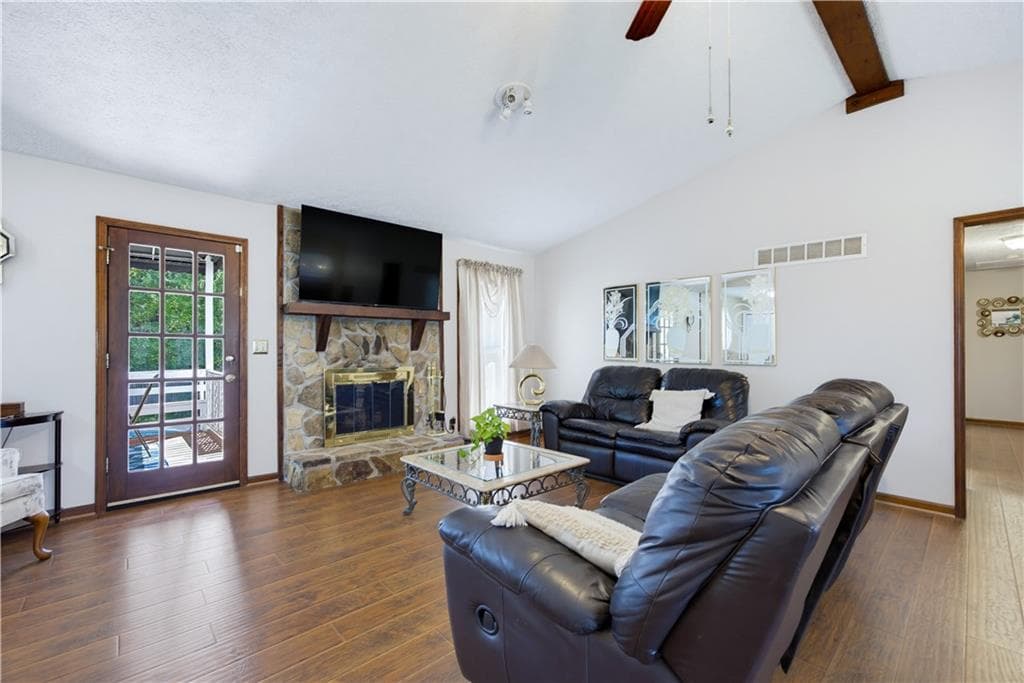 4 bedroom, 3 bathroom, 2,358 sq ft single family residence under contract at 4754 Seaboard Court, Acworth, GA 30102 — photo 5