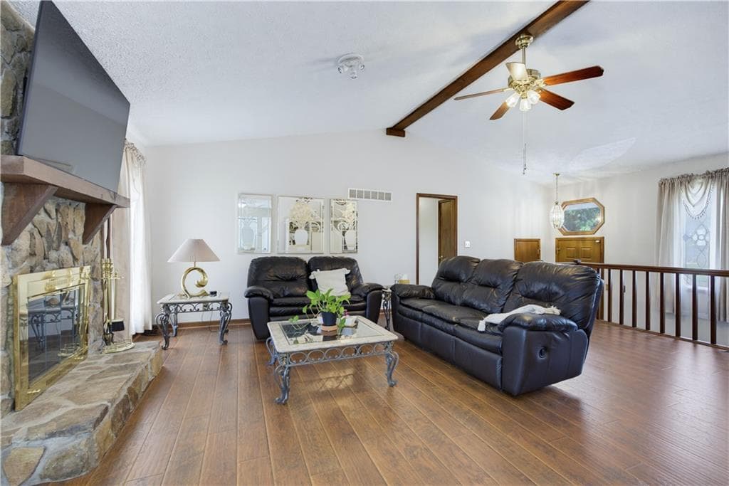 4 bedroom, 3 bathroom, 2,358 sq ft single family residence under contract at 4754 Seaboard Court, Acworth, GA 30102 — photo 6