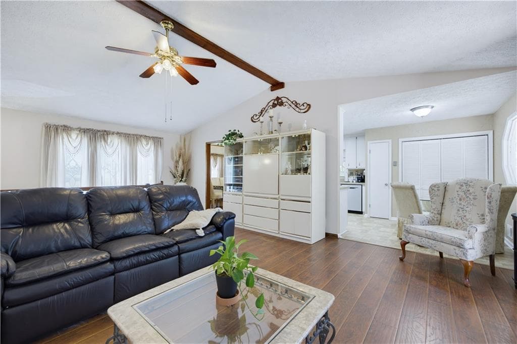 4 bedroom, 3 bathroom, 2,358 sq ft single family residence under contract at 4754 Seaboard Court, Acworth, GA 30102 — photo 8