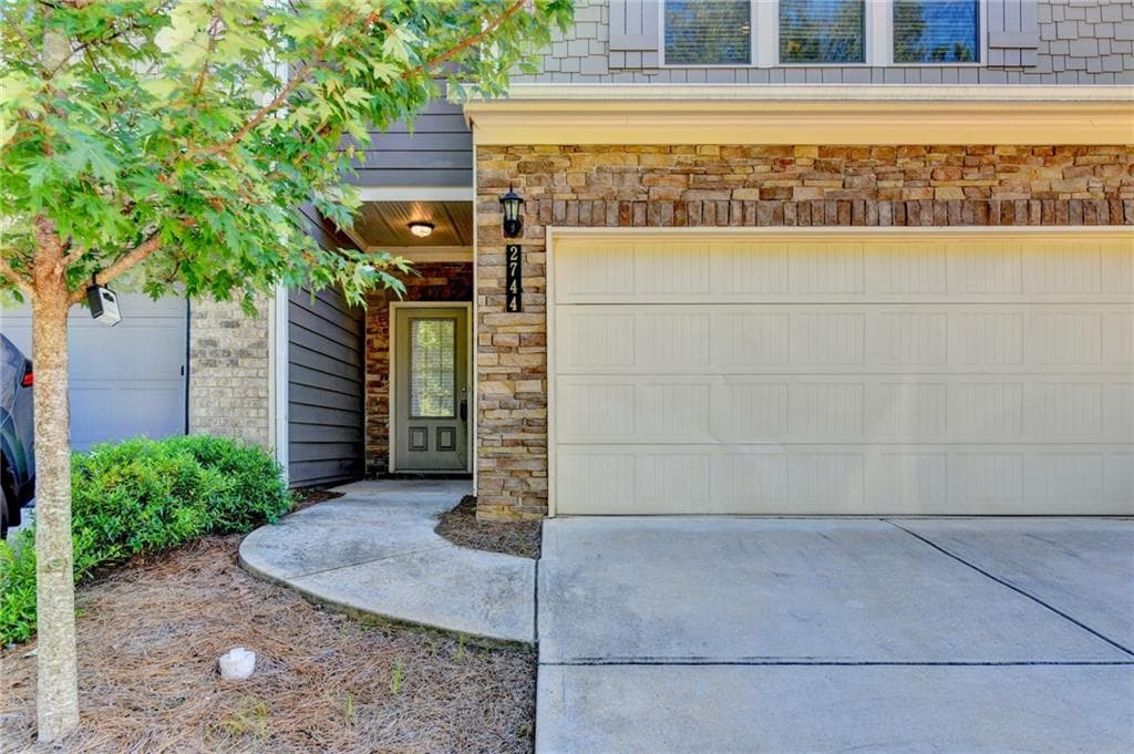 3 bedroom, 3 bathroom, 1,996 sq ft townhouse under contract at 2744 Shetley Creek Drive, Norcross, GA 30071 — photo 4