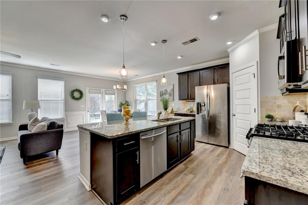 3 bedroom, 3 bathroom, 1,996 sq ft townhouse under contract at 2744 Shetley Creek Drive, Norcross, GA 30071 — photo 9