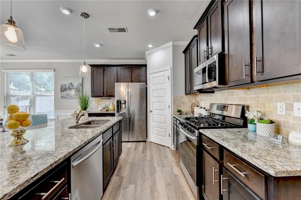 3 bedroom, 3 bathroom, 1,996 sq ft townhouse under contract at 2744 Shetley Creek Drive, Norcross, GA 30071 — photo 10