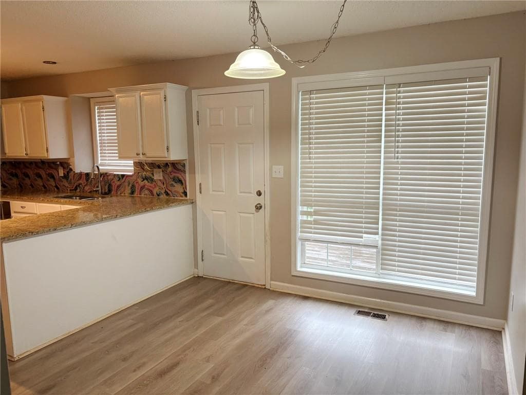 4 bedroom, 3 bathroom, 2,156 sq ft single family residence for sale at 464 Walnut Creek Drive, Stockbridge, GA 30281 — photo 7