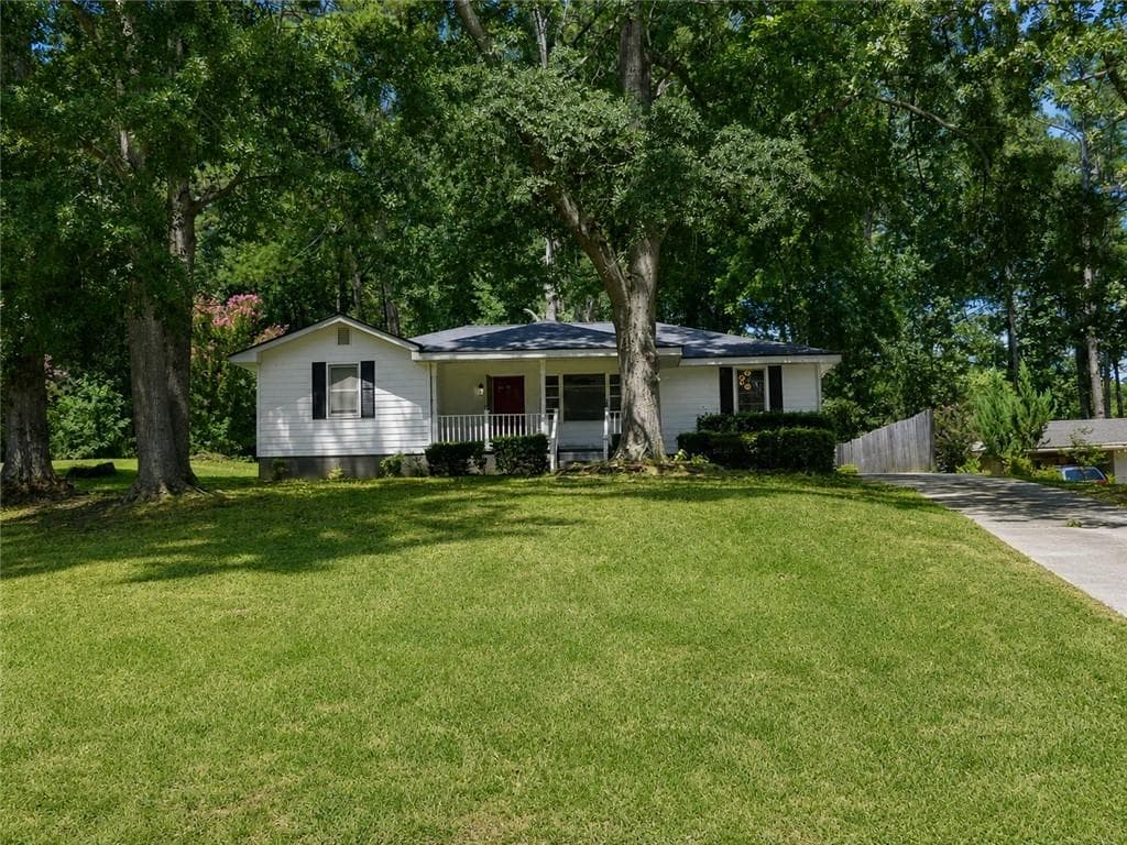 3 bedroom, 2 bathroom, 1,440 sq ft single family residence for sale at 1660 Old Alabama Road, Austell, GA 30168 — photo 1 of 40