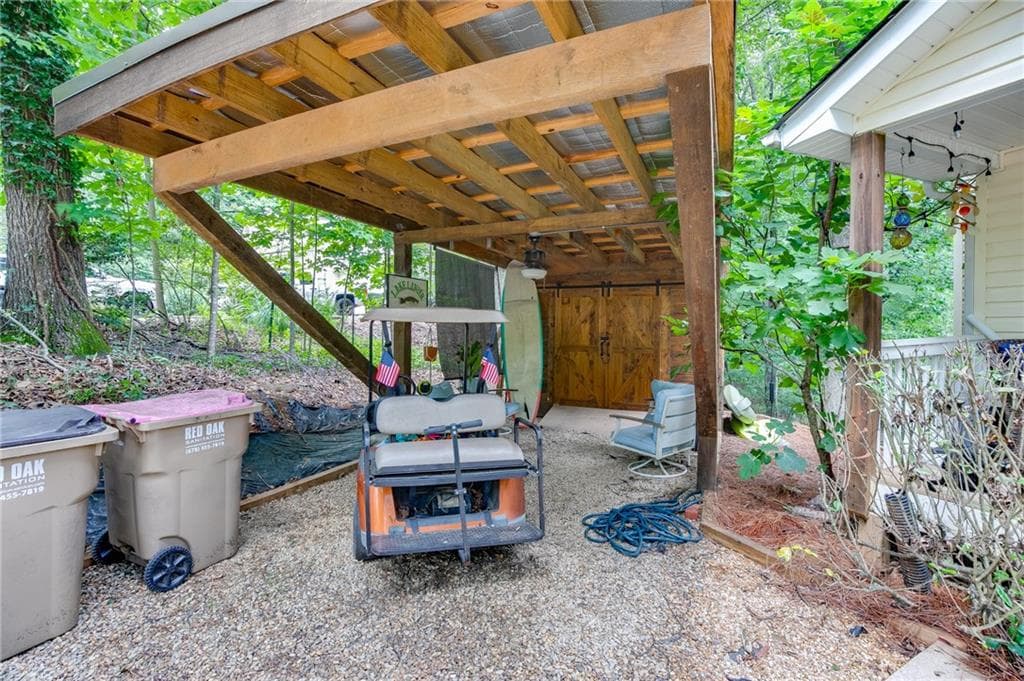 4 bedroom, 2 bathroom, 2,214 sq ft single family residence under contract at 9420 Manor Lane, Gainesville, GA 30506 — photo 3