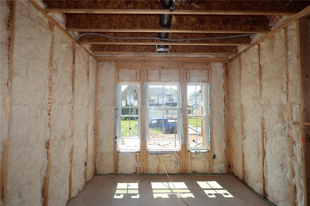 5 bedroom, 5 bathroom, 3,173 sq ft single family residence for sale at 4825 Beechnut Circle, Cumming, GA 30028 — photo 9