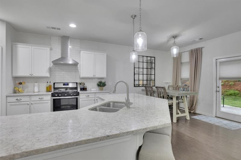 5 bedroom, 3 bathroom, 2,807 sq ft single family residence for rent at 6185 Vista Crossing Way, Cumming, GA 30028 for $3,000 a month — photo 3