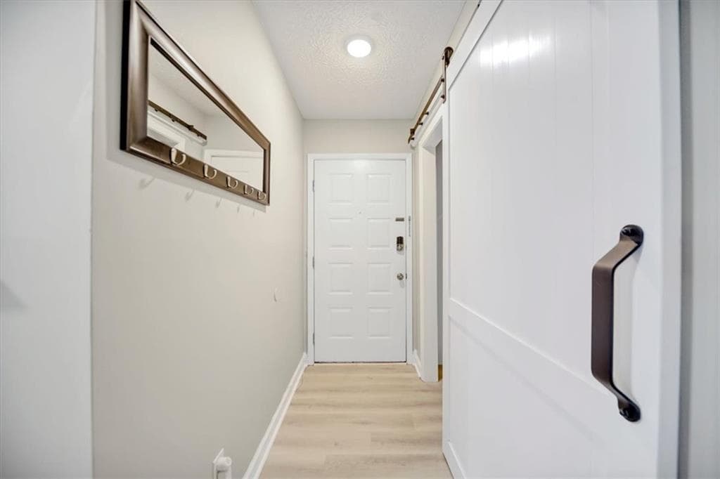 2 bedroom, 2 bathroom, 1,268 sq ft condominium for sale at 2602 Cumberland Court, Smyrna, GA 30080 — photo 5