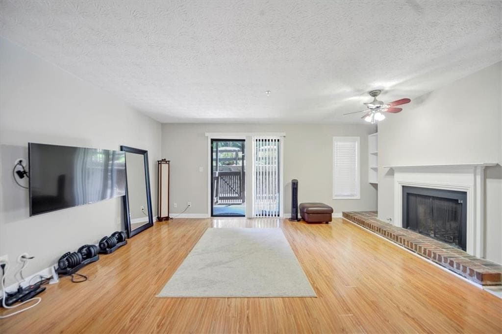 2 bedroom, 2 bathroom, 1,268 sq ft condominium for sale at 2602 Cumberland Court, Smyrna, GA 30080 — photo 8