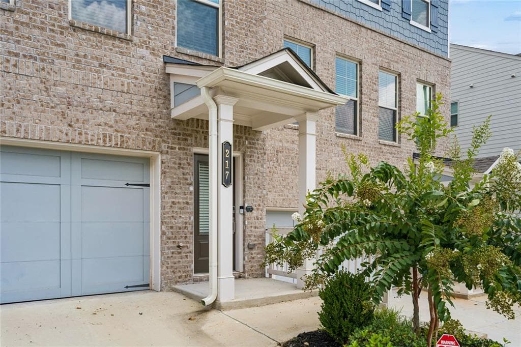 3 bedroom, 4 bathroom, 2,018 sq ft townhouse for sale at 217 Matson Run, Mableton, GA 30126 — photo 3