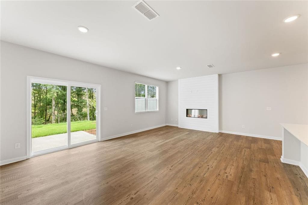3 bedroom, 3 bathroom, 1,842 sq ft townhouse for sale at 7469 Clover Lane 132, Flowery Branch, GA 30542 — photo 8