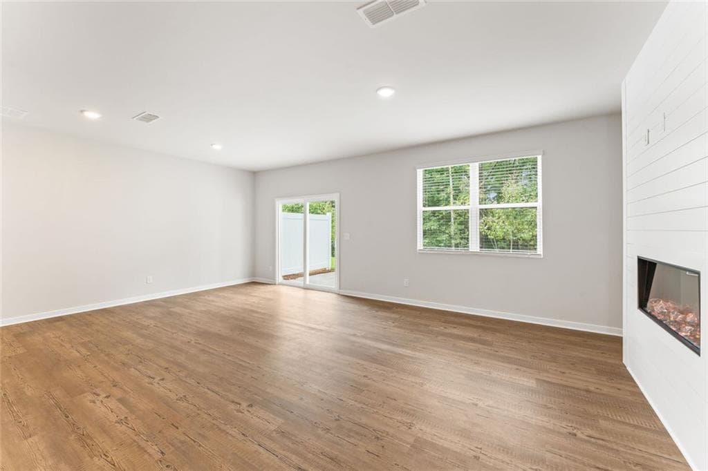 3 bedroom, 3 bathroom, 1,842 sq ft townhouse for sale at 7469 Clover Lane 132, Flowery Branch, GA 30542 — photo 9