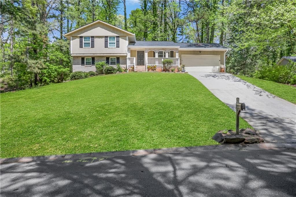 3 bedroom, 2 bathroom, 1,688 sq ft single family residence under contract at 4329 Cedar Ridge Trail, Stone Mountain, GA 30083 — photo 3