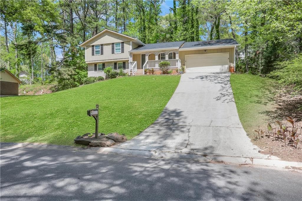 3 bedroom, 2 bathroom, 1,688 sq ft single family residence under contract at 4329 Cedar Ridge Trail, Stone Mountain, GA 30083 — photo 4