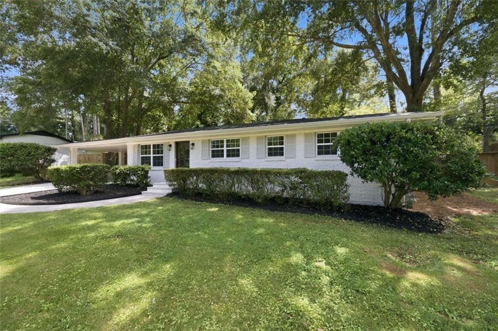3 bedroom, 2 bathroom, 1,196 sq ft single family residence under contract at 215 Valley Drive, Roswell, GA 30075 — photo 2