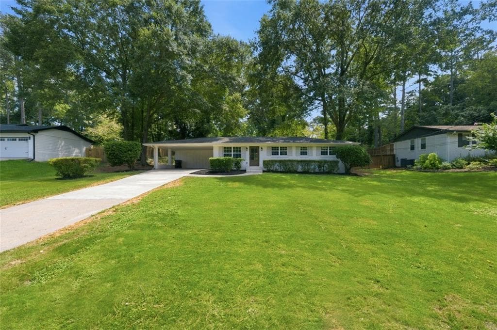 3 bedroom, 2 bathroom, 1,196 sq ft single family residence under contract at 215 Valley Drive, Roswell, GA 30075 — photo 3
