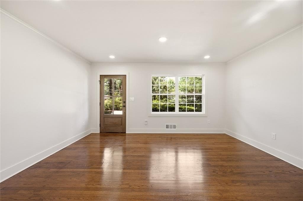 3 bedroom, 2 bathroom, 1,196 sq ft single family residence under contract at 215 Valley Drive, Roswell, GA 30075 — photo 6