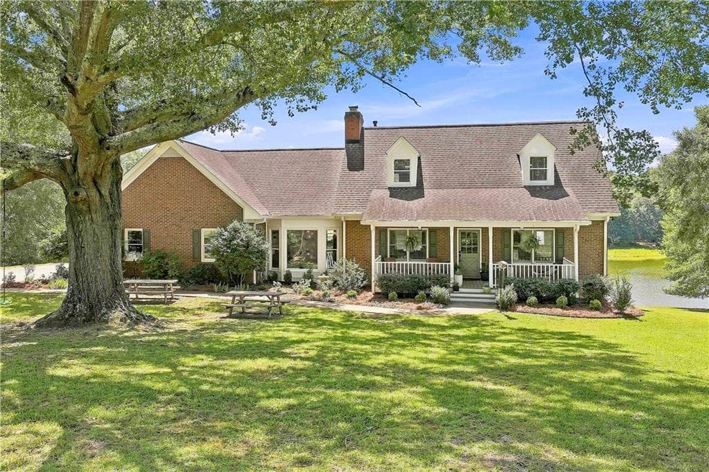 4 bedroom, 4 bathroom, 2,539 sq ft single family residence for sale at 245 Pine Knott Road, Fayetteville, GA 30214 — photo 4