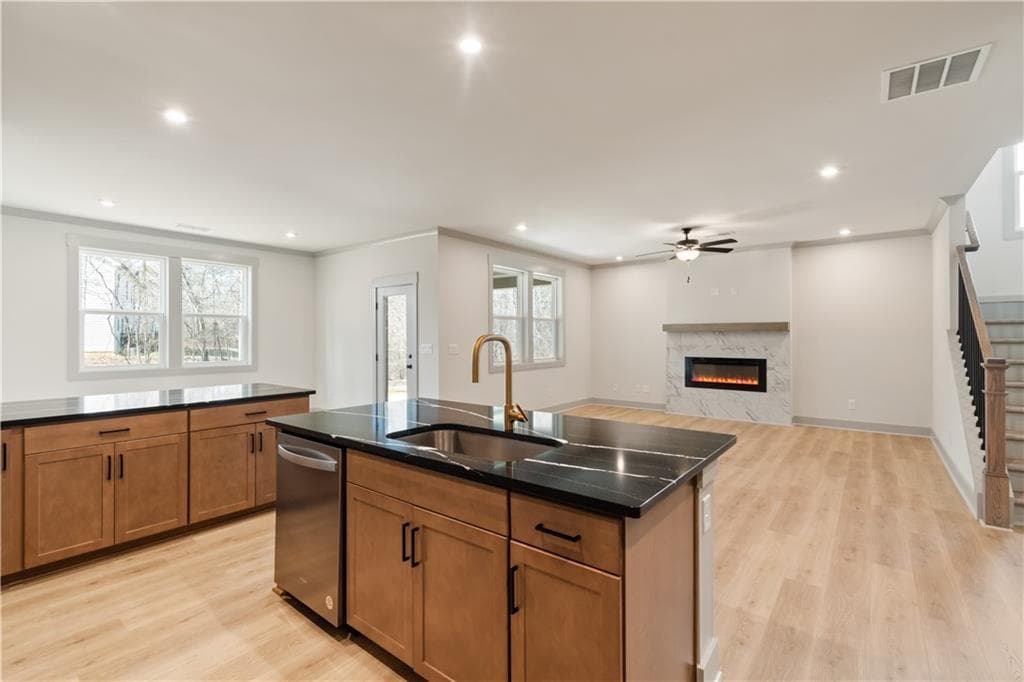 6 bedroom, 4 bathroom, 3,177 sq ft single family residence for sale at 3191 Ace Boulevard, Lawrenceville, GA 30043 — photo 7