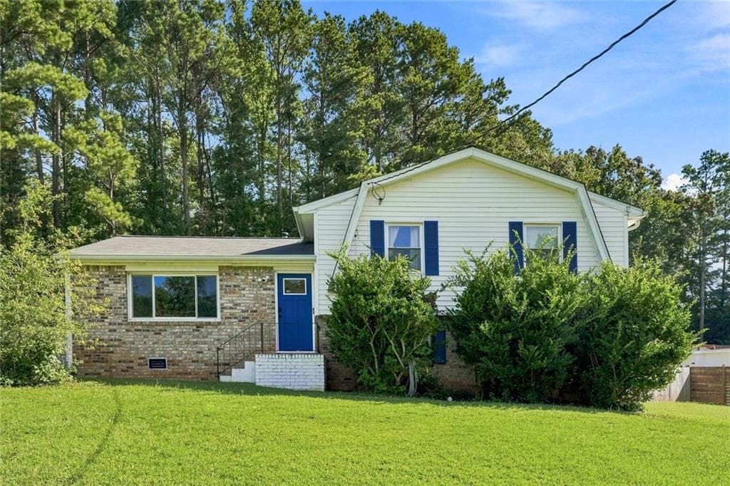 3 bedroom, 2 bathroom, 1,851 sq ft single family residence for sale at 624 Village Lane Drive, Marietta, GA 30060