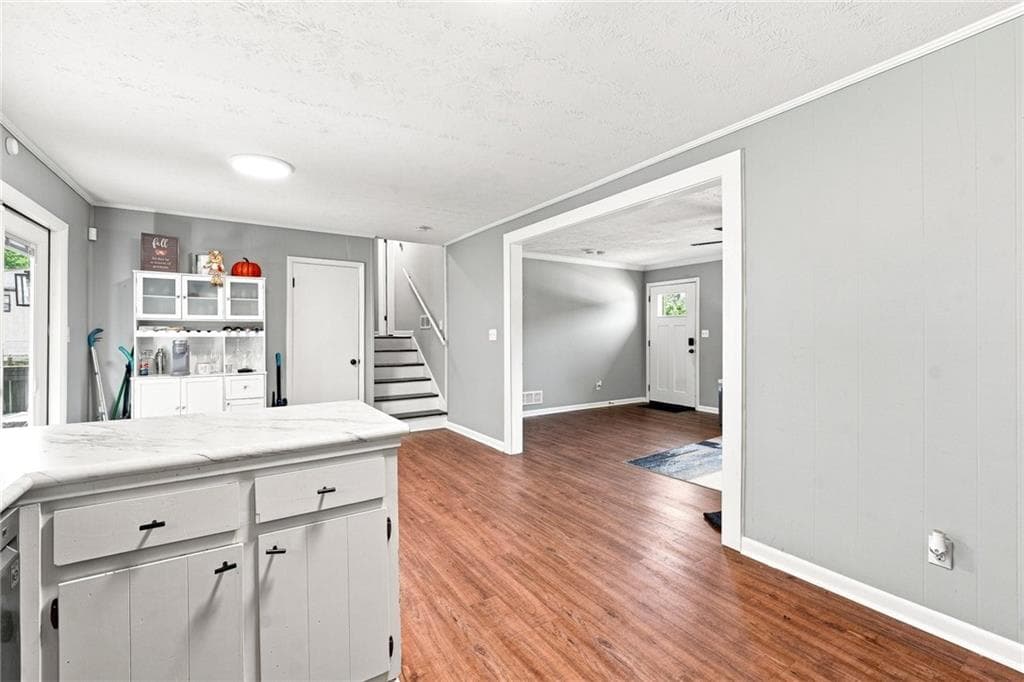 3 bedroom, 2 bathroom, 1,851 sq ft single family residence for sale at 624 Village Lane Drive, Marietta, GA 30060 — photo 8