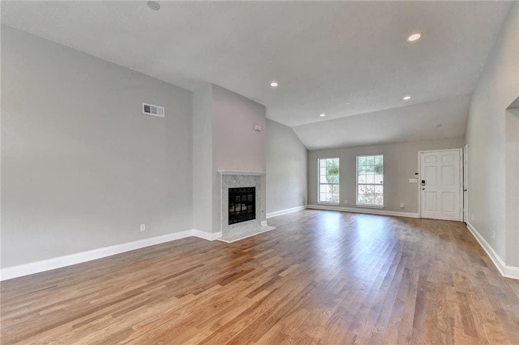 3 bedroom, 2 bathroom, 1,640 sq ft single family residence for sale at 10525 Willow Meadow Circle, Johns Creek, GA 30022 — photo 1 of 34